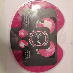 Sigma brush cleaning mat